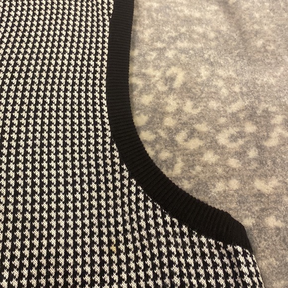 POLO GOLF BLACK AND WHITE HOUNDS TOOTH SWEATER VEST XL - Picture 5 of 9
